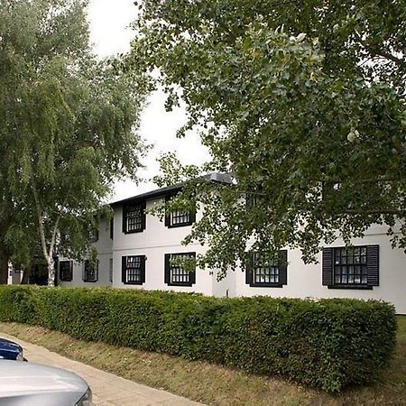 Premier Inn Cobham Cobham  Εξωτερικό φωτογραφία