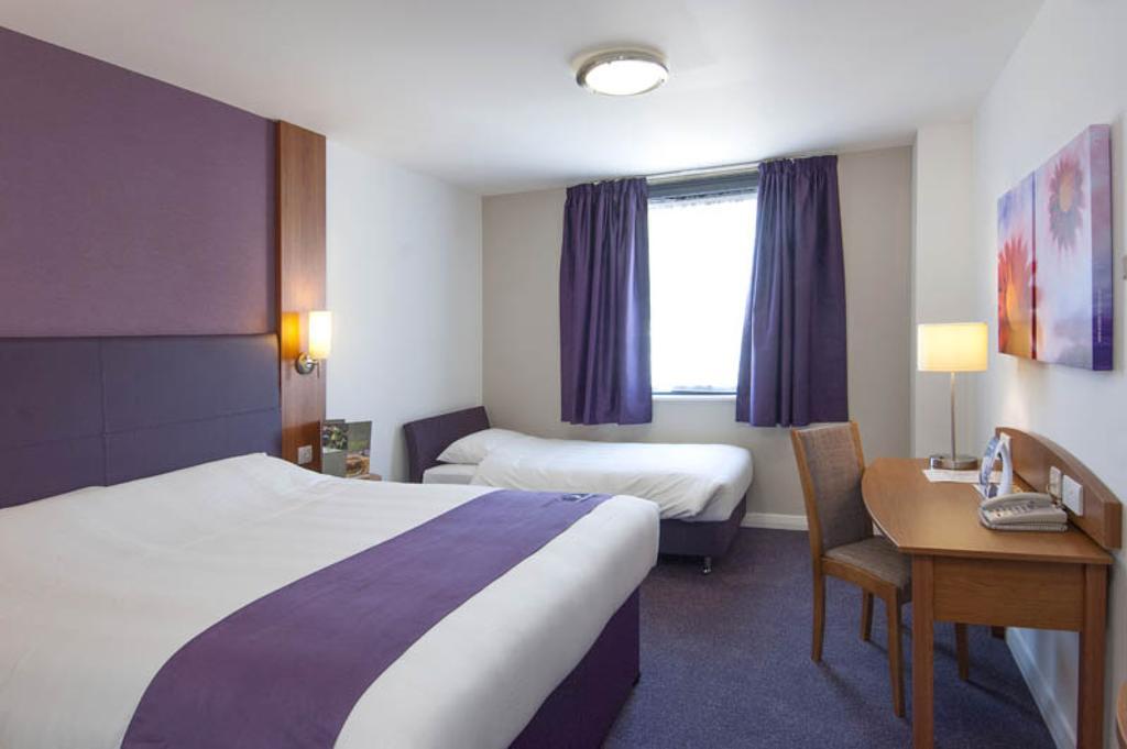 Premier Inn Cobham Cobham  Δωμάτιο φωτογραφία