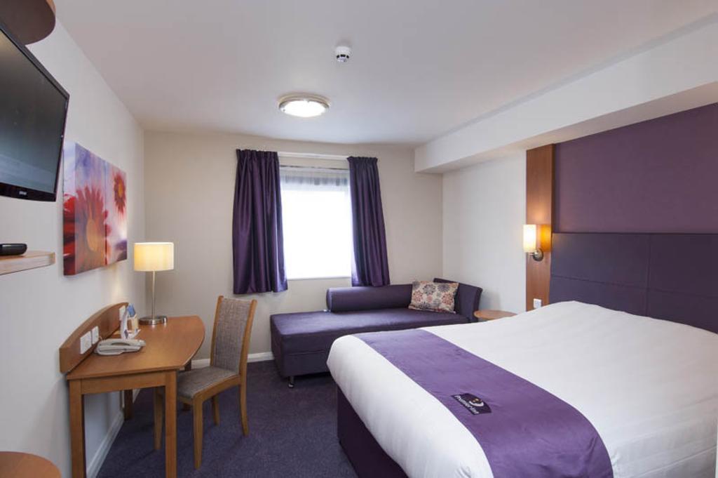 Premier Inn Cobham Cobham  Δωμάτιο φωτογραφία