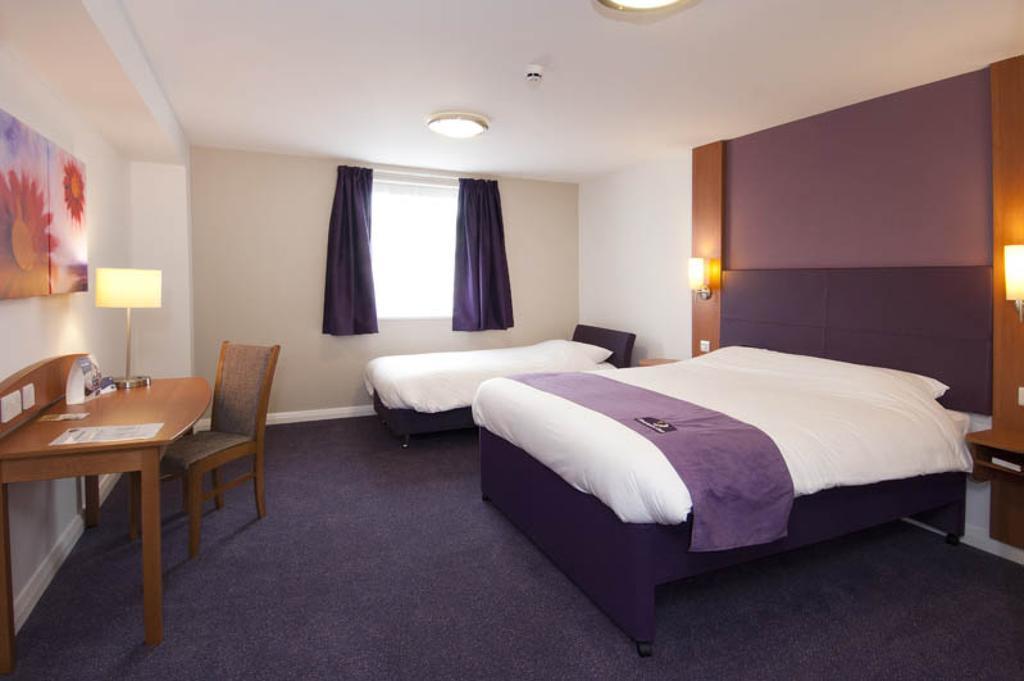 Premier Inn Cobham Cobham  Δωμάτιο φωτογραφία