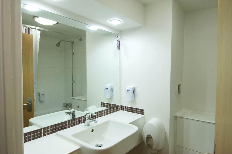 Premier Inn Cobham Cobham  Εξωτερικό φωτογραφία