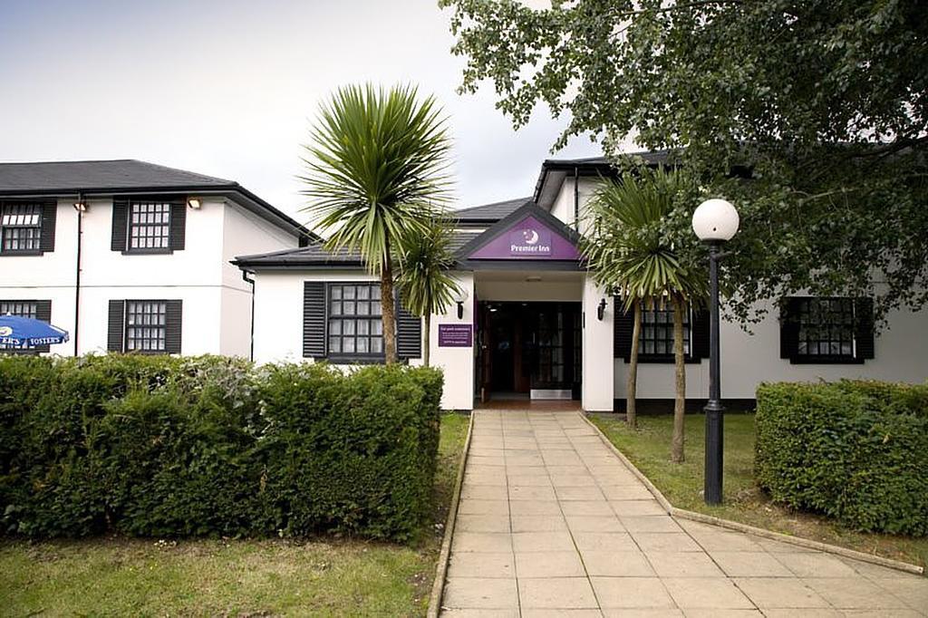 Premier Inn Cobham Cobham  Εξωτερικό φωτογραφία