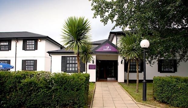 Premier Inn Cobham Cobham  Εξωτερικό φωτογραφία