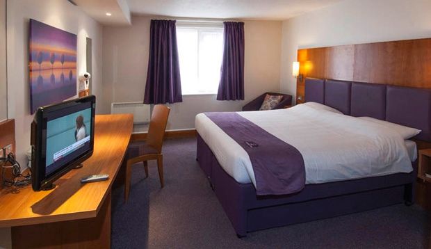 Premier Inn Cobham Cobham  Εξωτερικό φωτογραφία